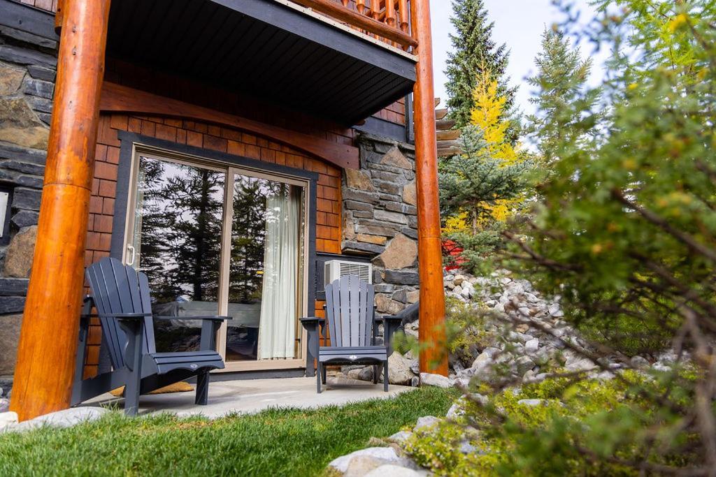 A Bear And Bison Country Inn Canmore Eksteriør billede