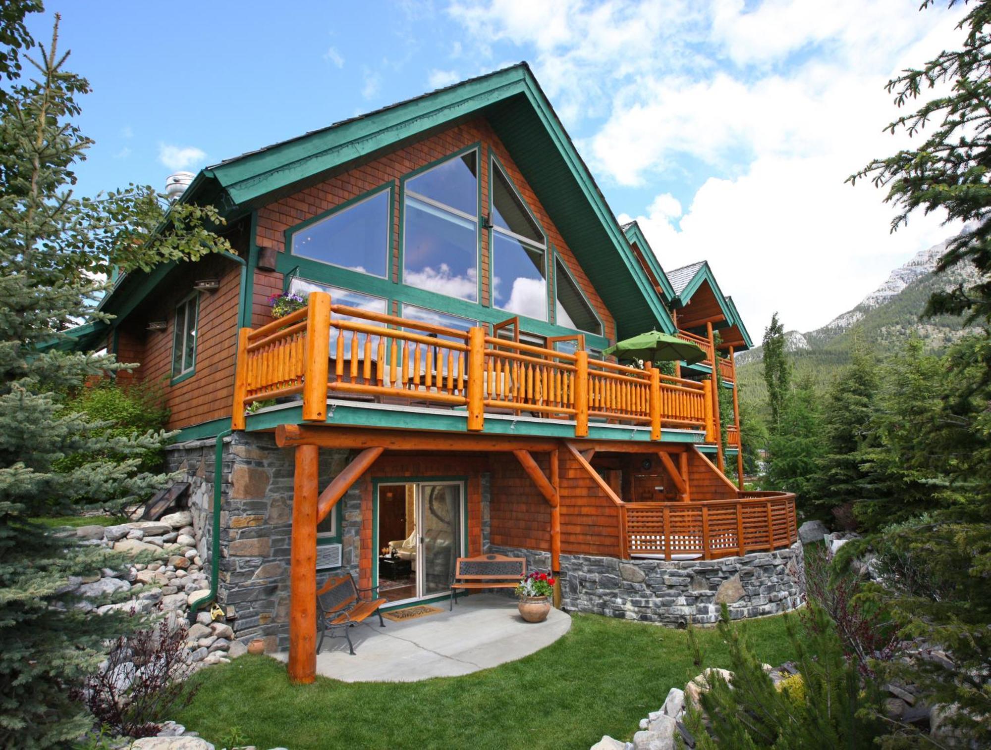 A Bear And Bison Country Inn Canmore Eksteriør billede